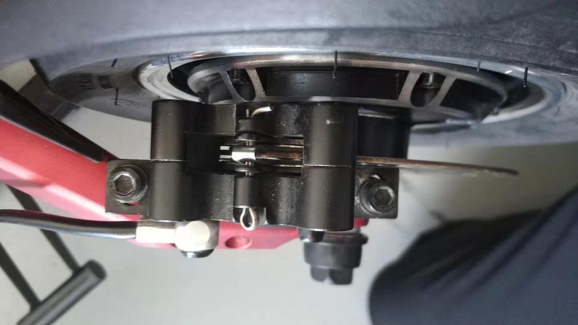 adjusting hydraulic disc brakes