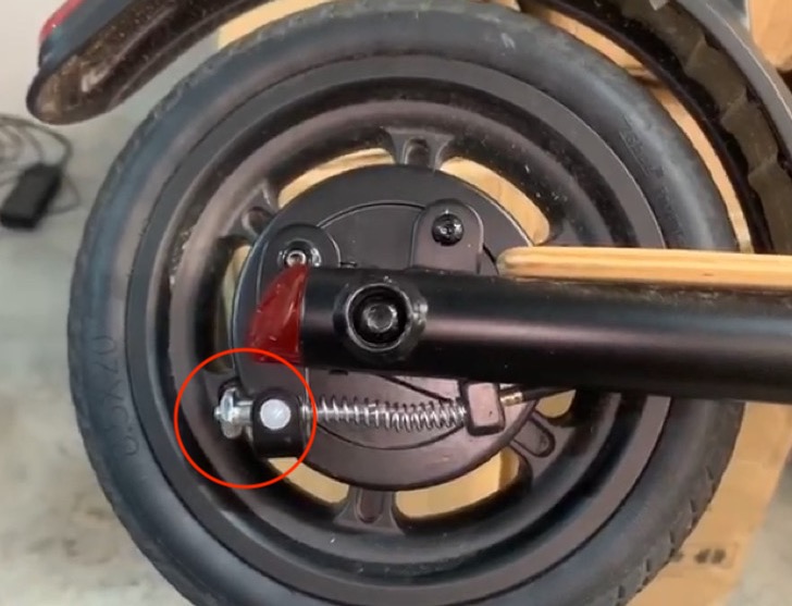 Cityrider_drum_brake_adjustment.jpg